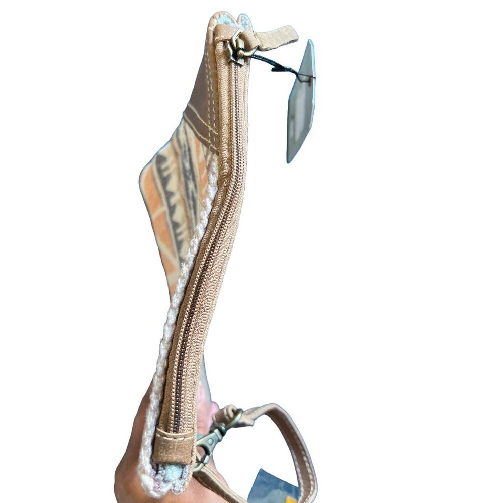 Hopofly Anthropology wristlet - Picture 7 of 9